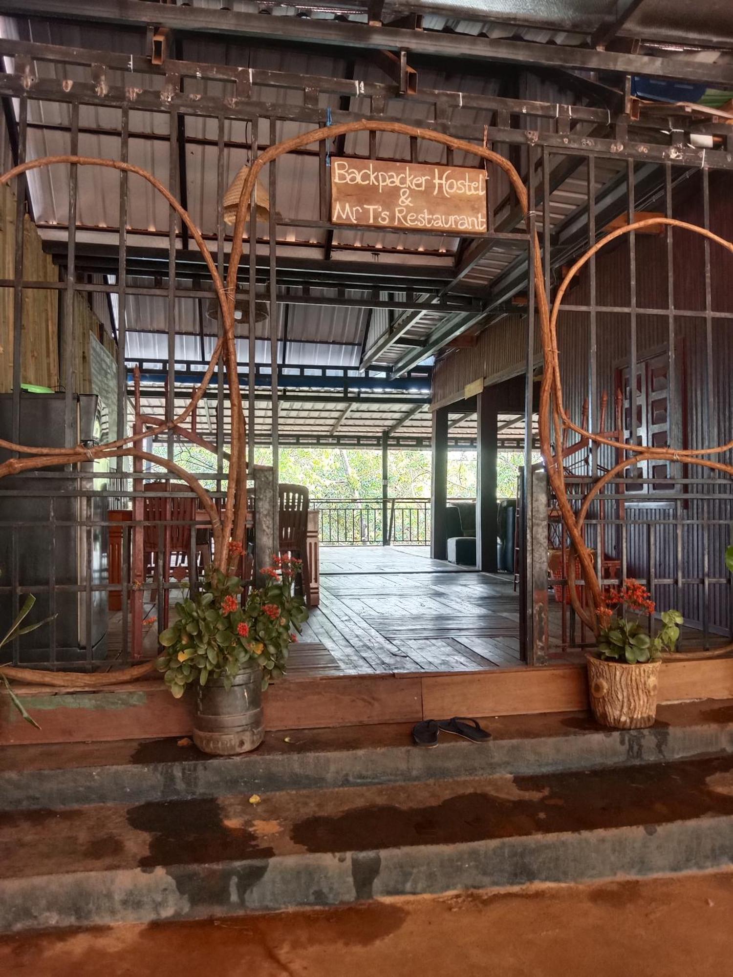 Backpacker Hostel And Jungle Trekking Banlung Exterior photo