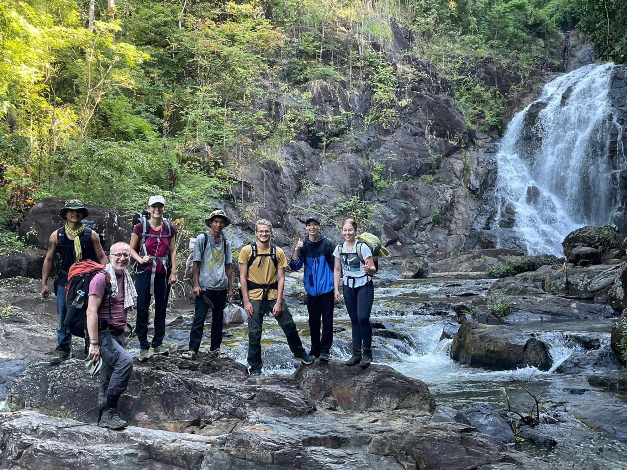 Backpacker Hostel And Jungle Trekking Banlung Exterior photo