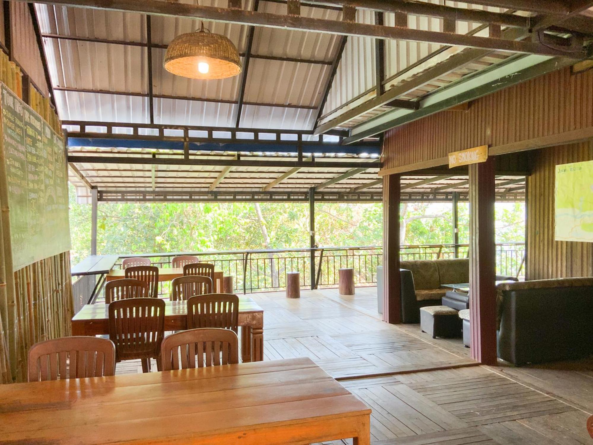 Backpacker Hostel And Jungle Trekking Banlung Exterior photo